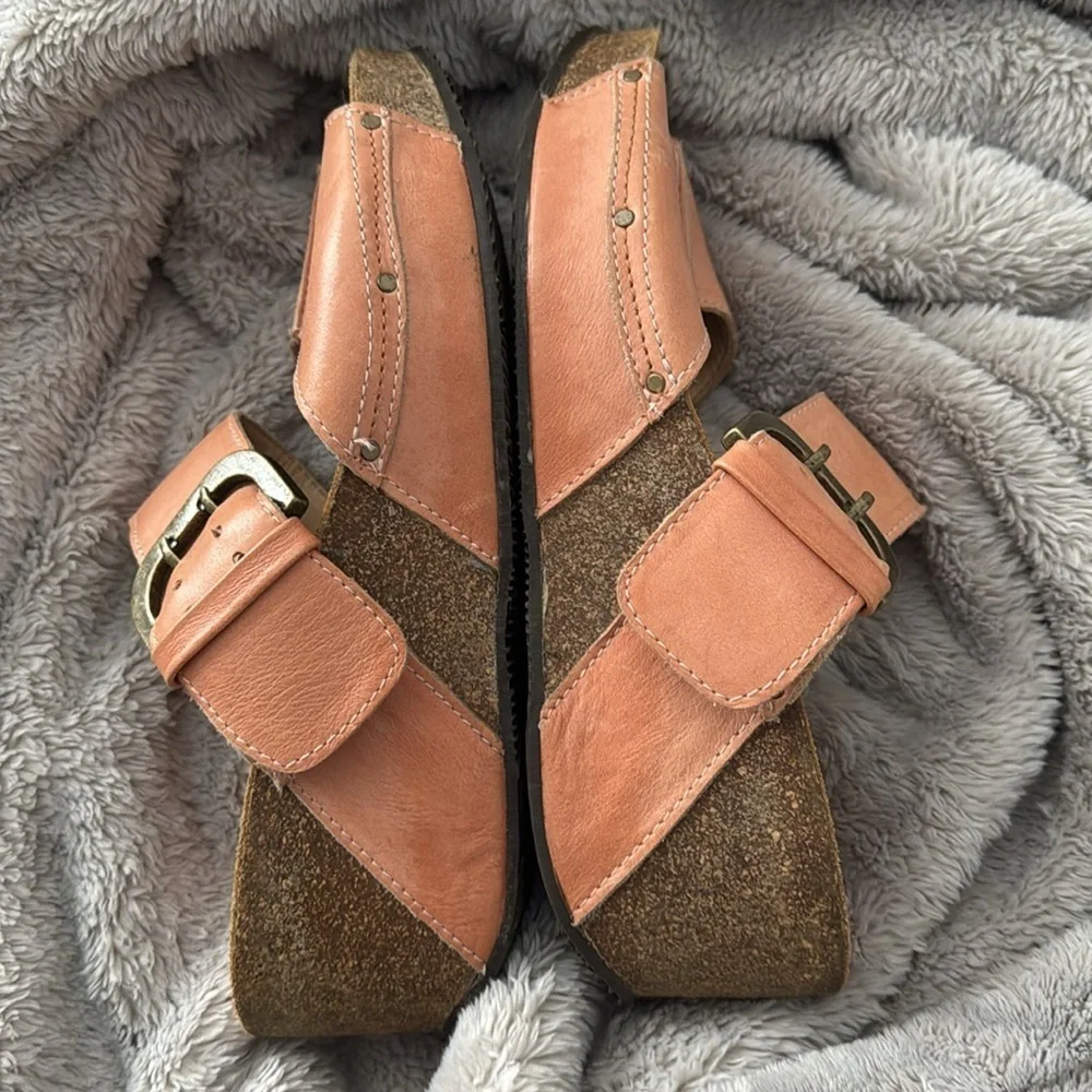 Sergio Tomani size 39 Wedges Salmon Pink